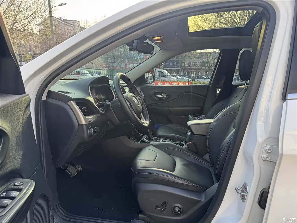 Jeep Cherokee, 2018 9