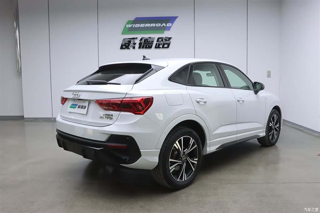 Audi Q3, 2022 3