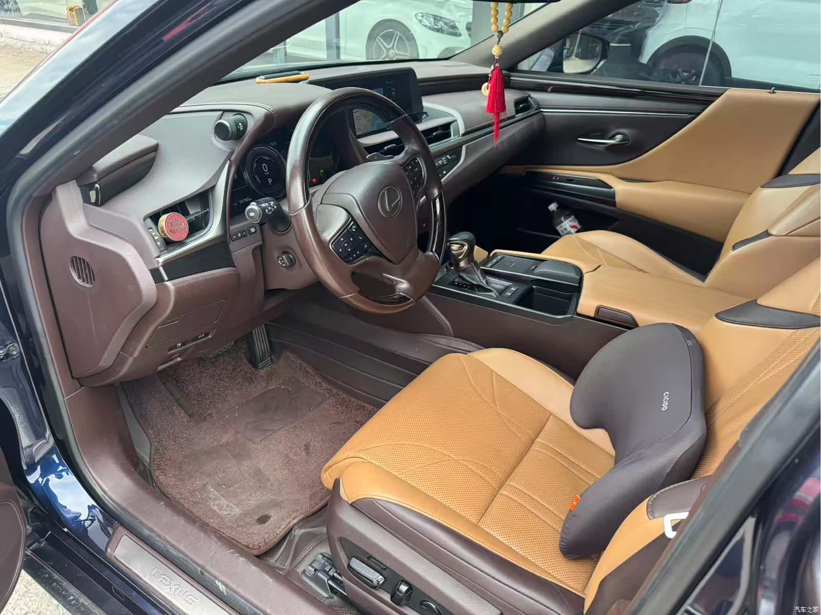 Lexus ES, 2019 4