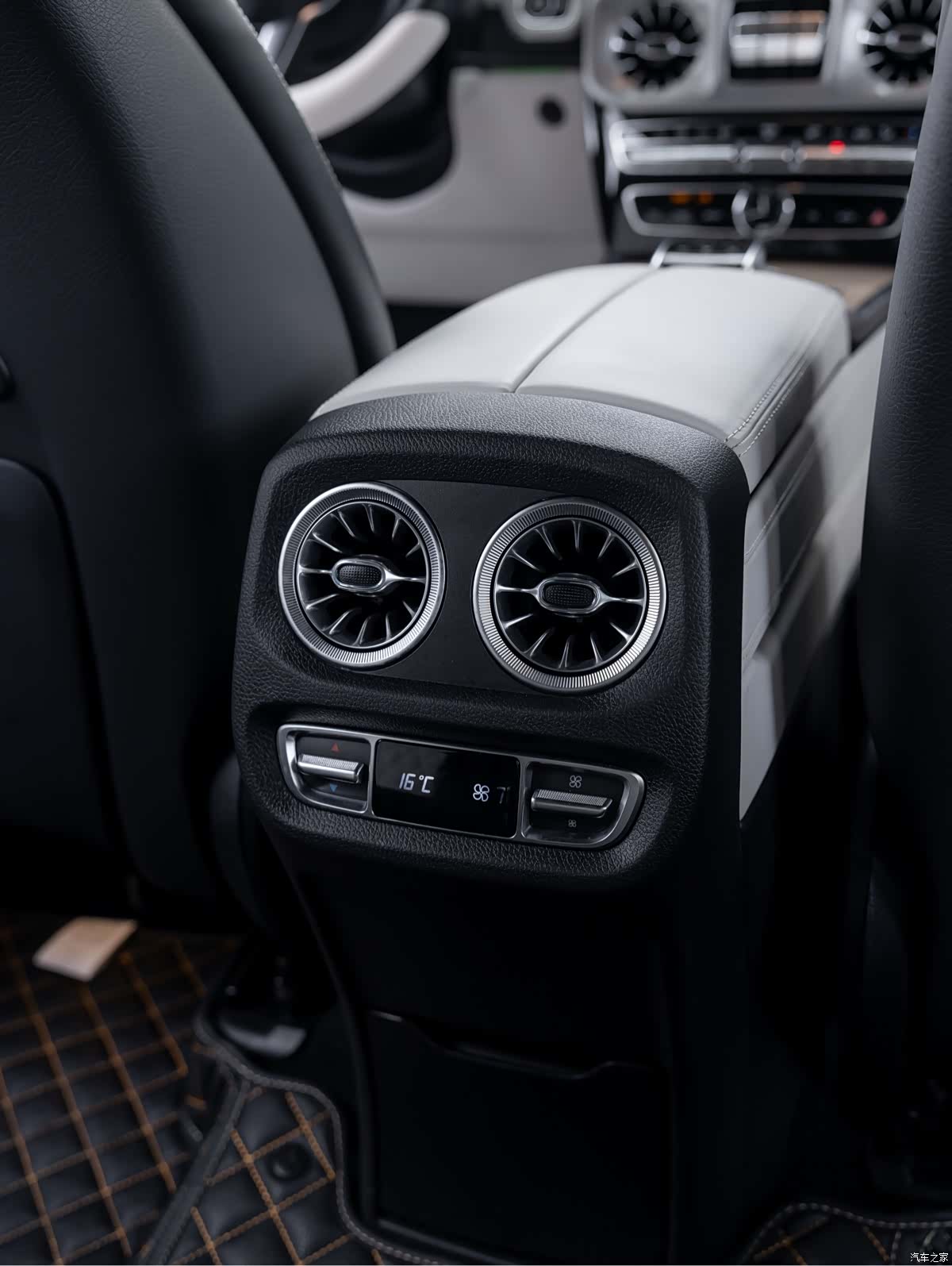Mercedes-Benz G-Class, 2023 22