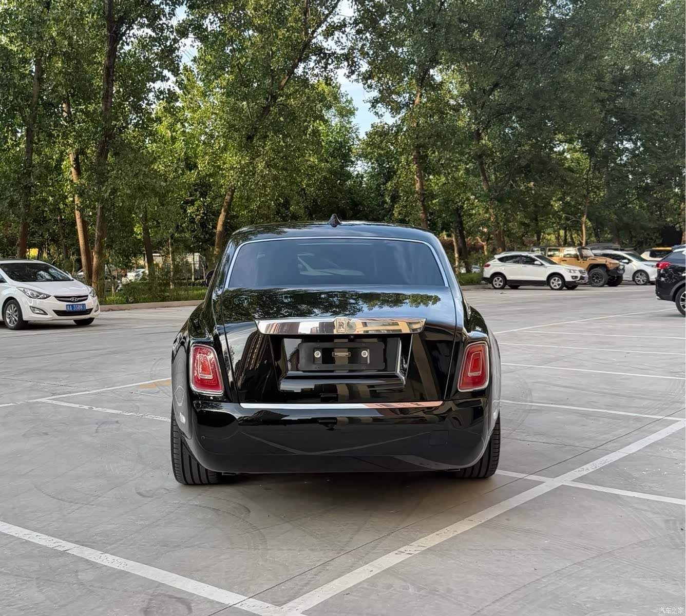 Rolls-Royce Phantom, 2019 3