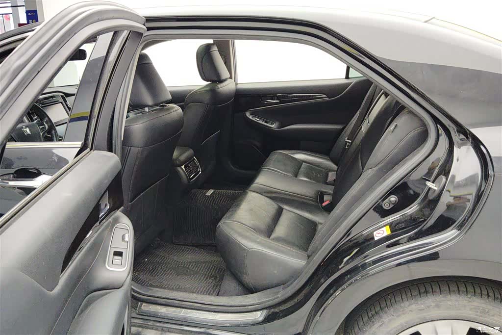 Toyota Crown, 2016 11