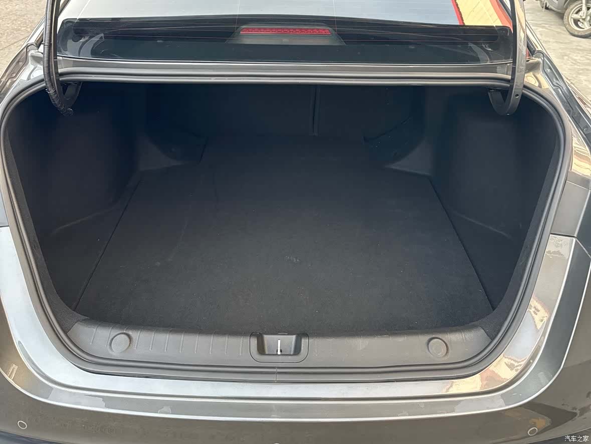Geely Binray, 2025 15