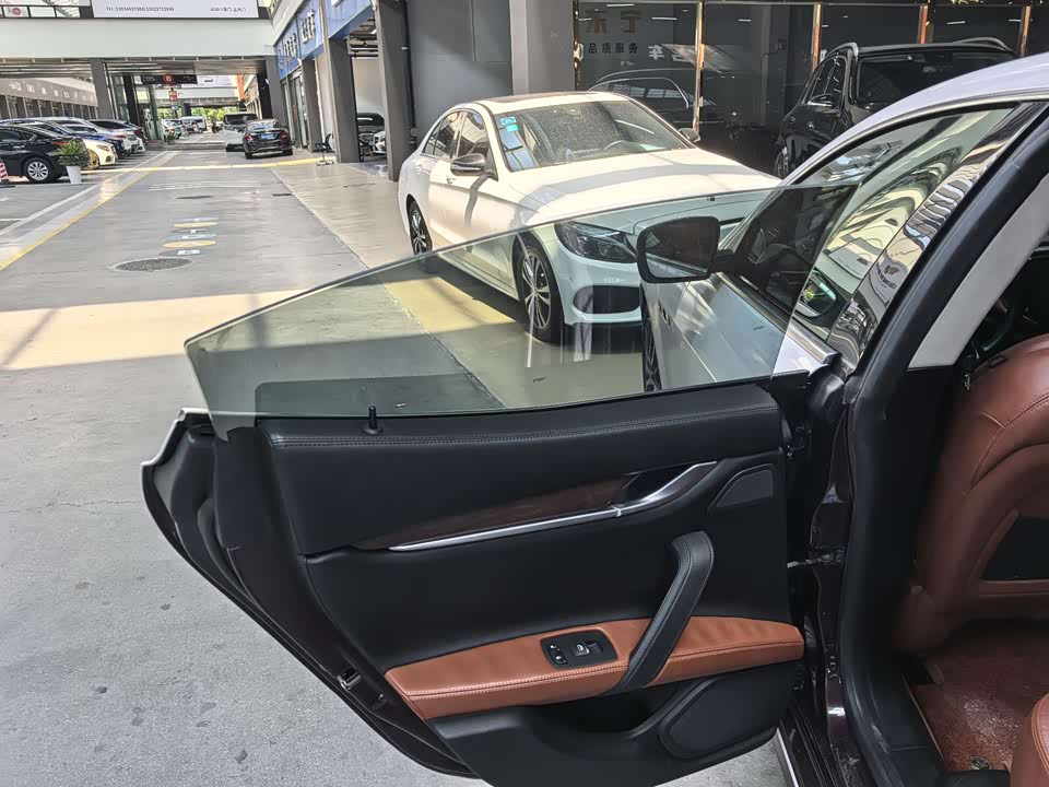 Maserati Ghibli Maserati Ghibli