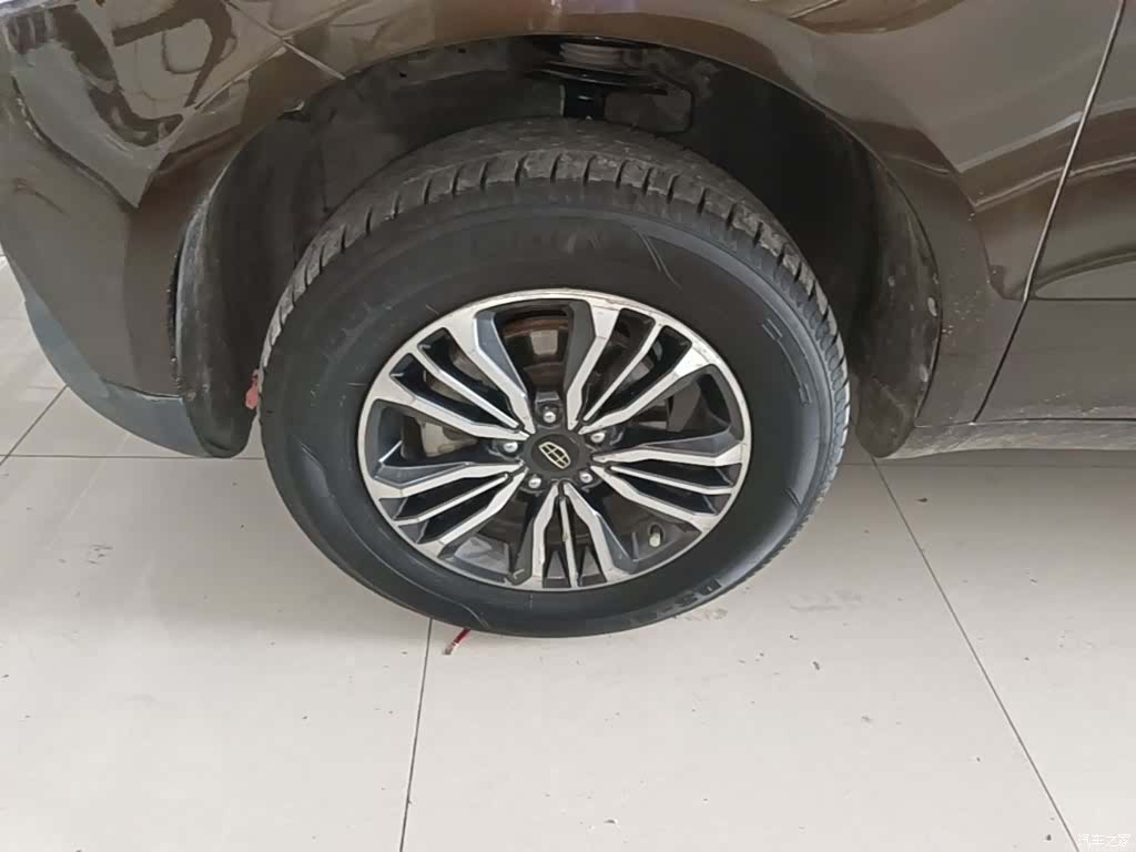 Geely X6, 2016 23