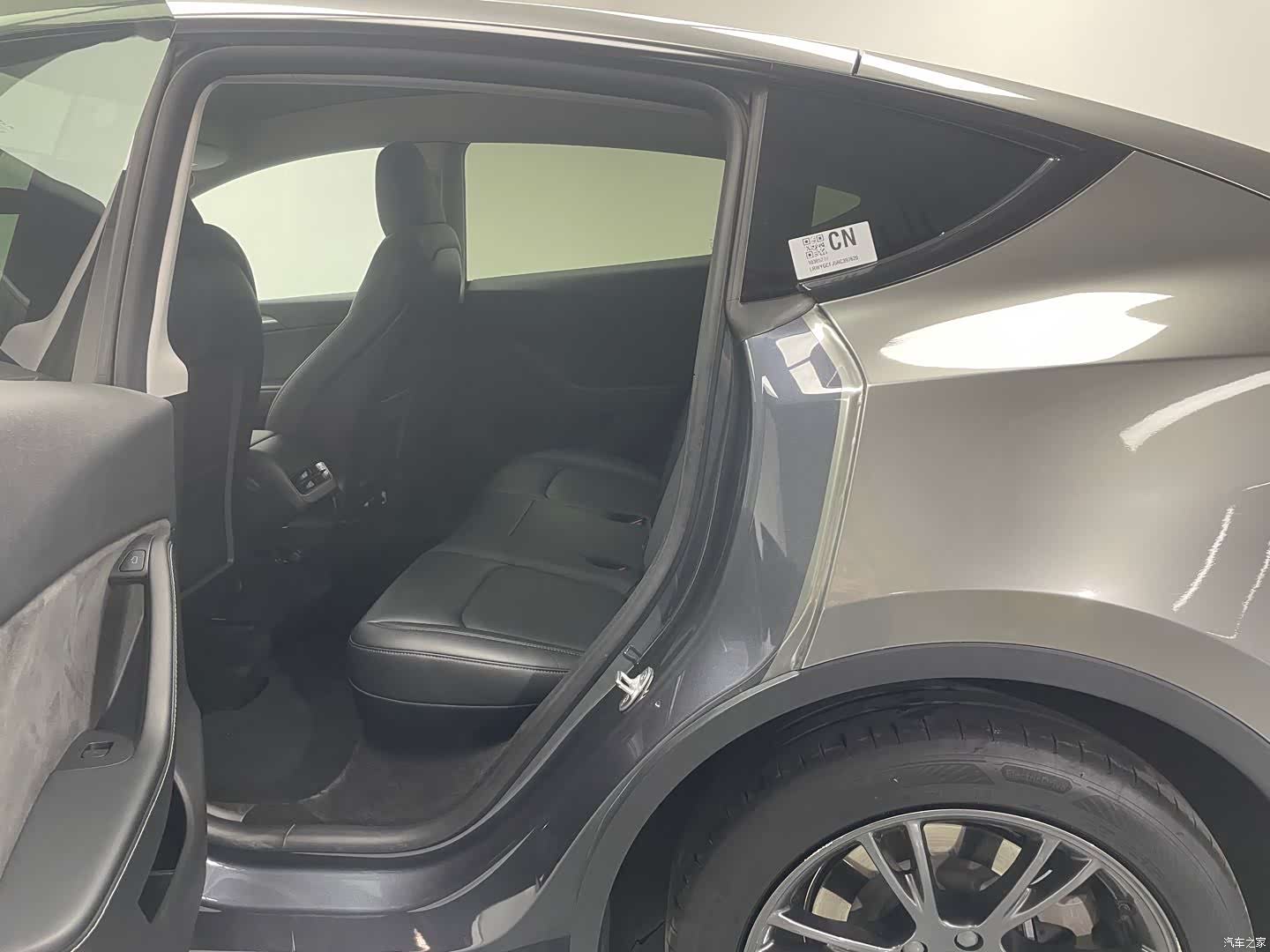 Tesla Model Y, 2024 11
