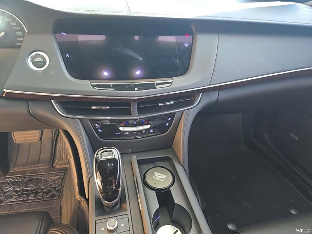 Cadillac CT6, 2021 13