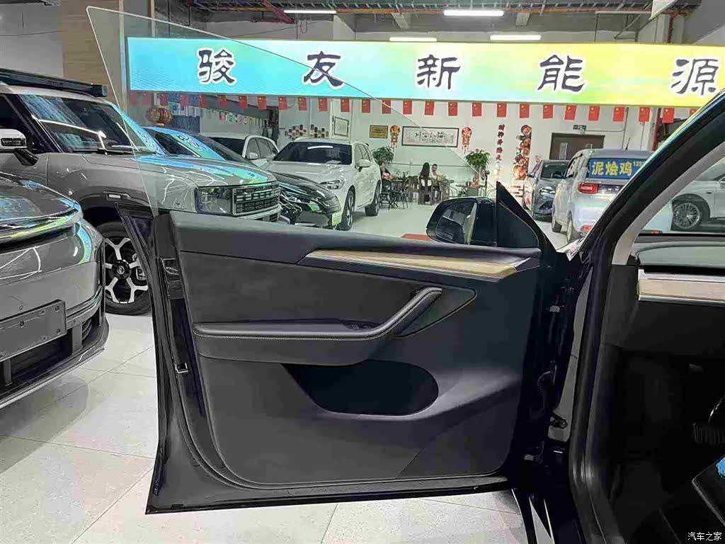 Tesla Model Y, 2022 26
