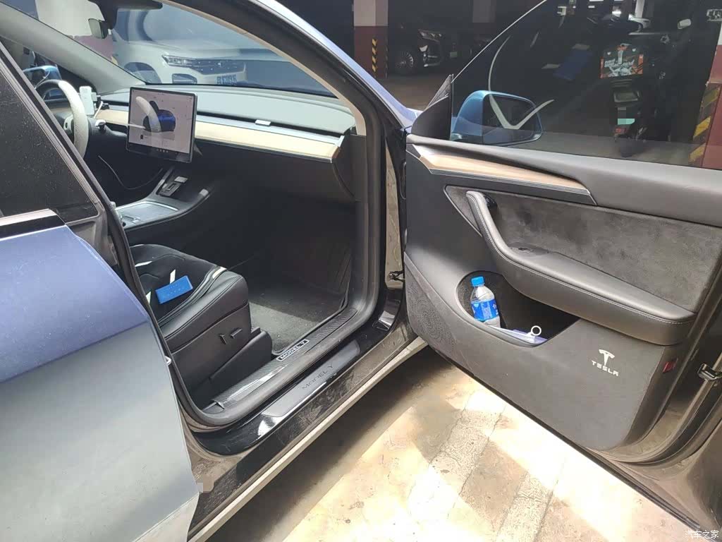 Tesla Model Y, 2022 20