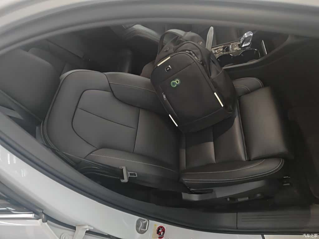 Volvo XC40, 2025 25
