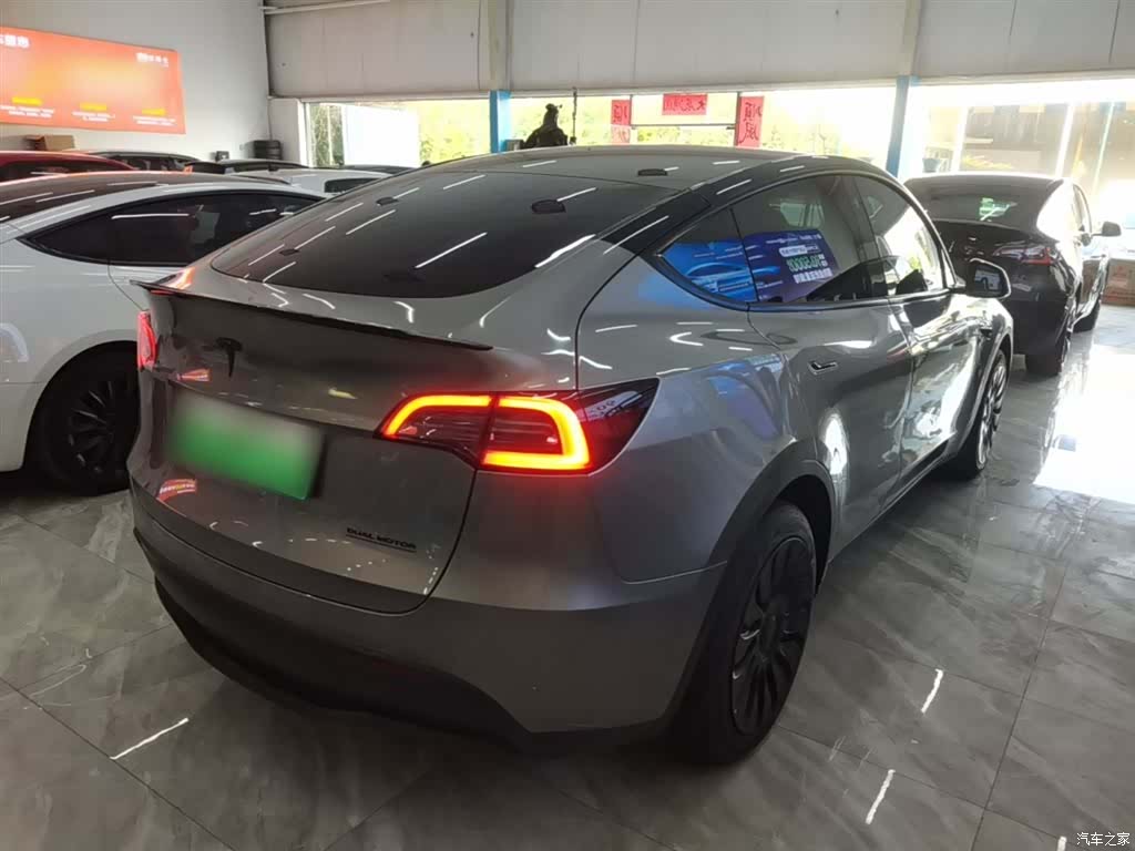 Tesla Model Y, 2024 7
