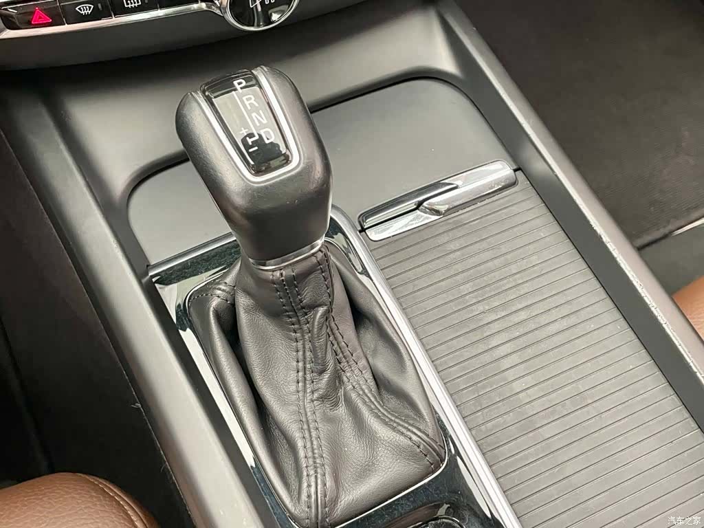 Volvo XC60, 2019 13