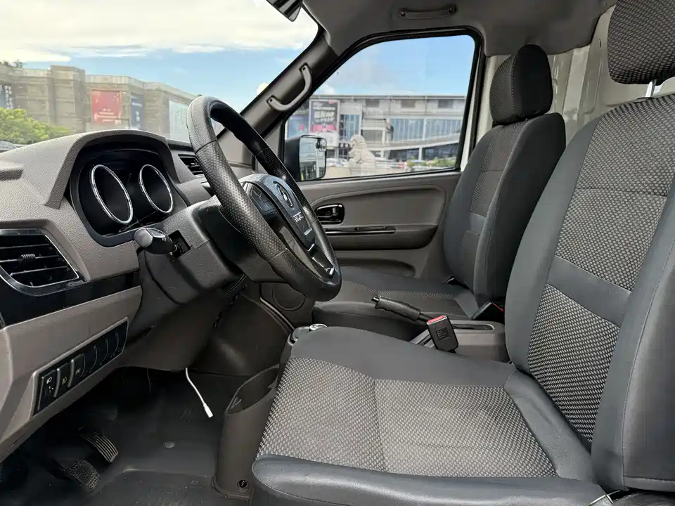 Dongfeng Yufeng Yufeng EM26