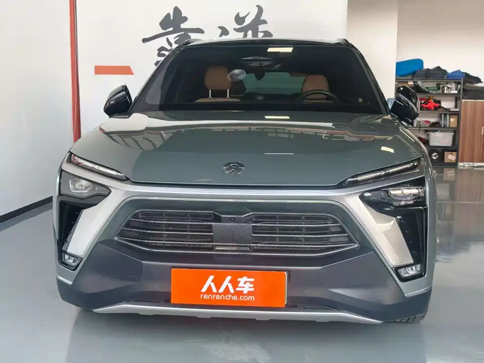 NIO ES8