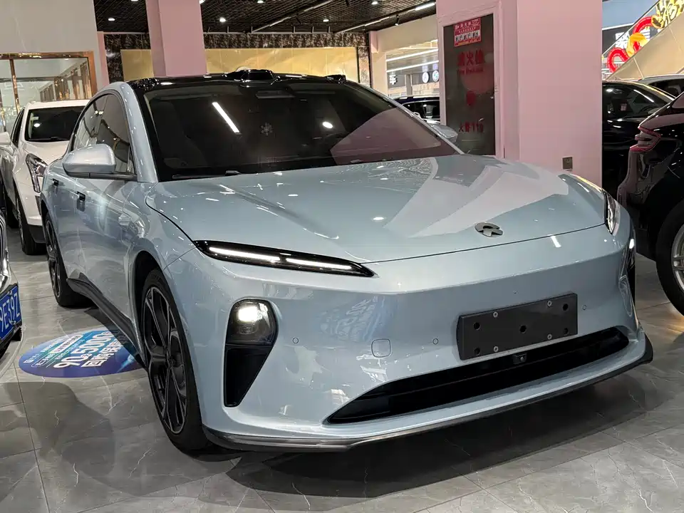 NIO ET5