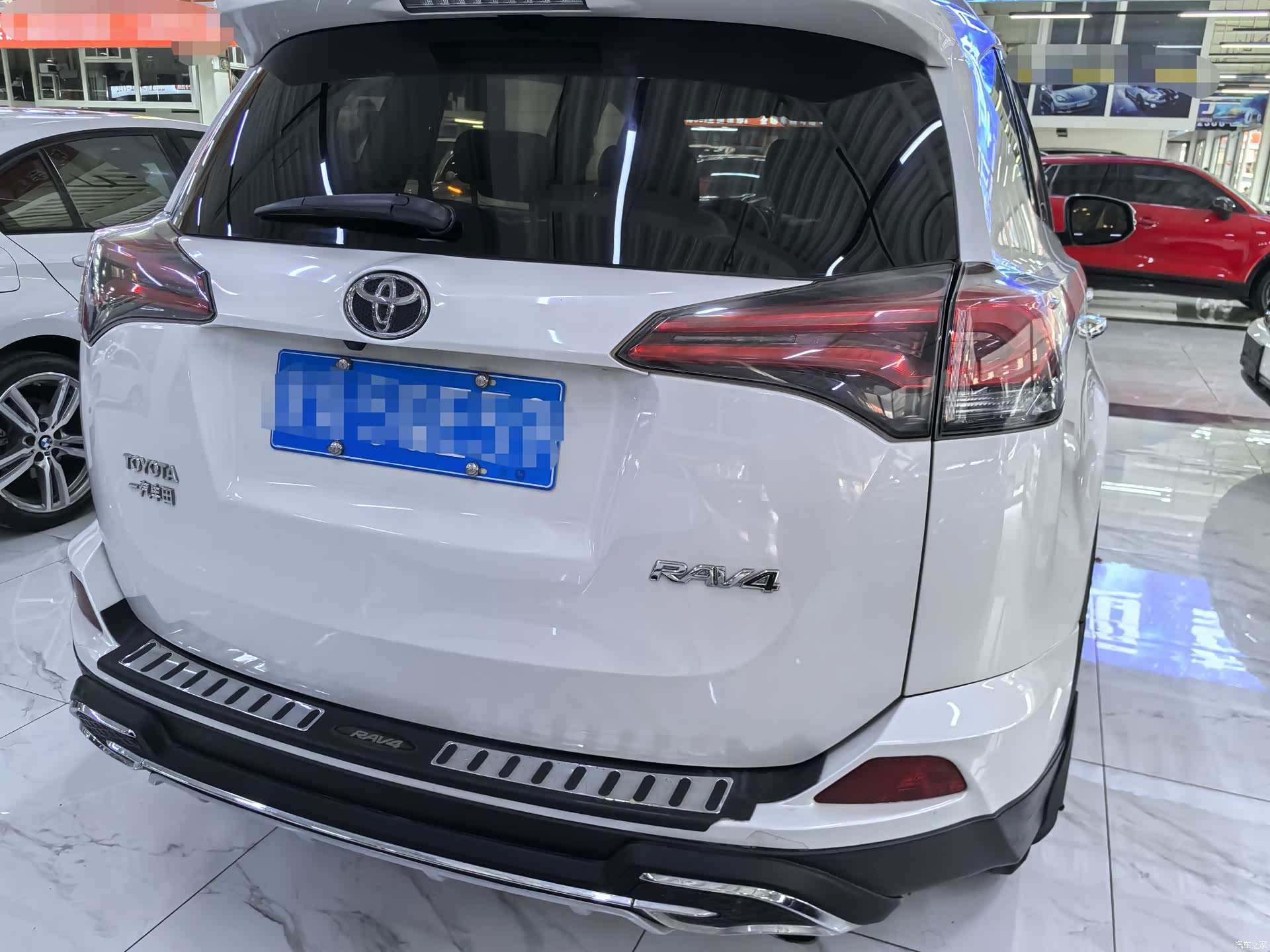 Toyota RAV4, 2017 все фото