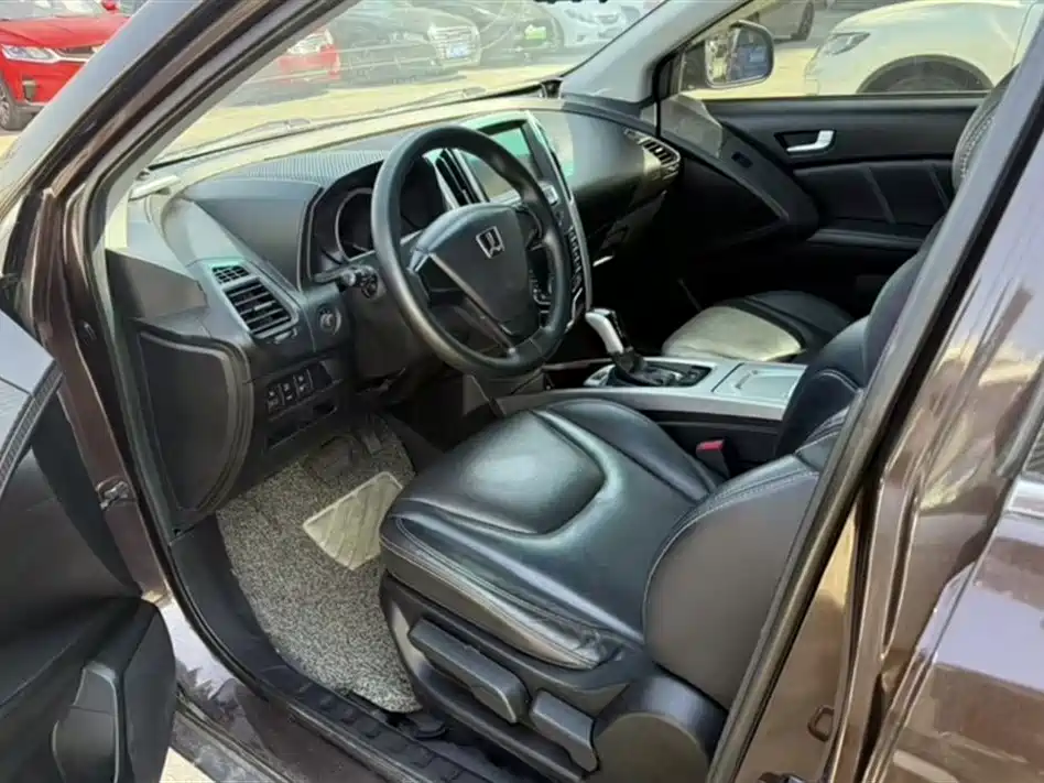 Luxgen Excellent 6 SUV