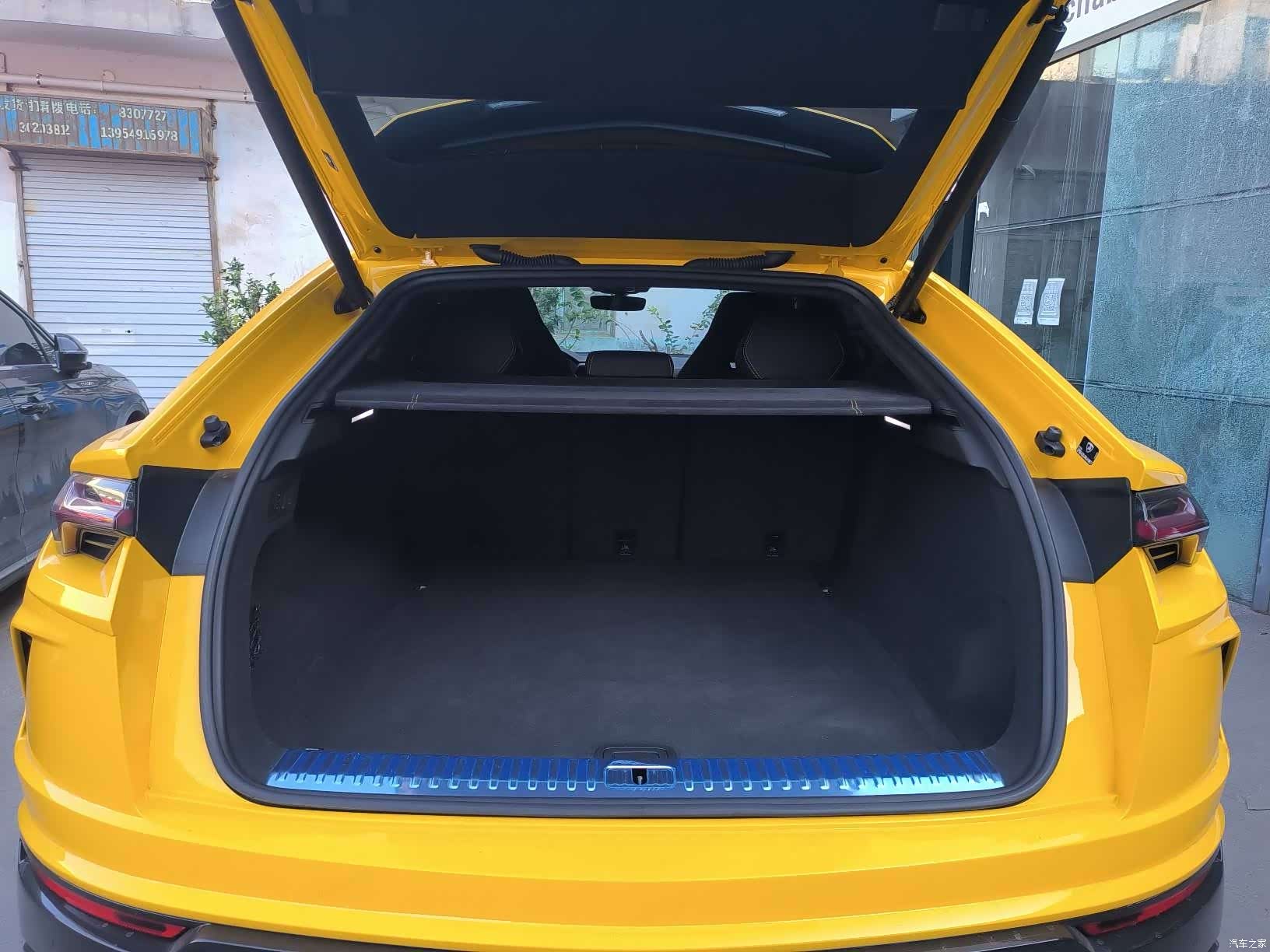 Lamborghini Urus, 2023 17