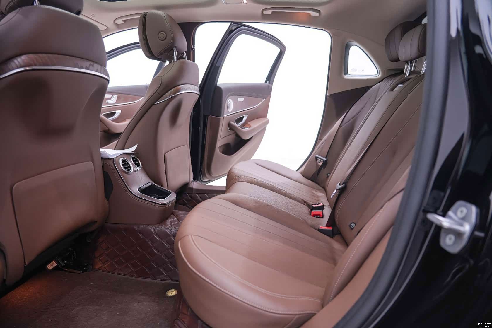 Mercedes-Benz E-Class, 2025 25