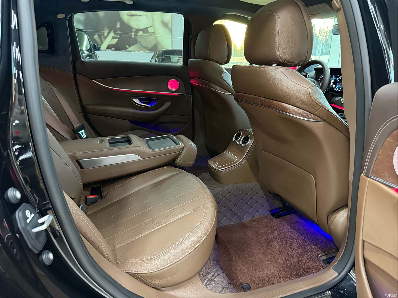 Mercedes-Benz E-Class, 2023 15
