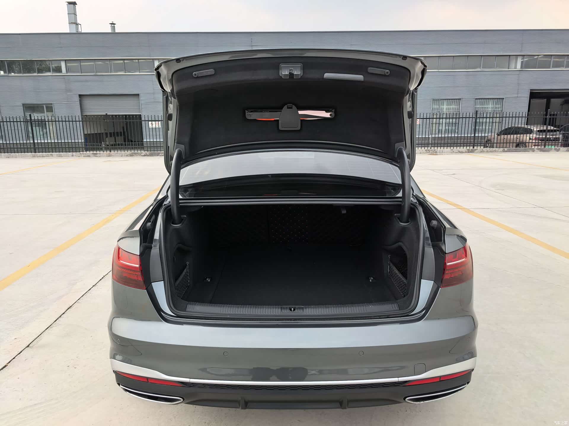 Audi A4L, 2022 8