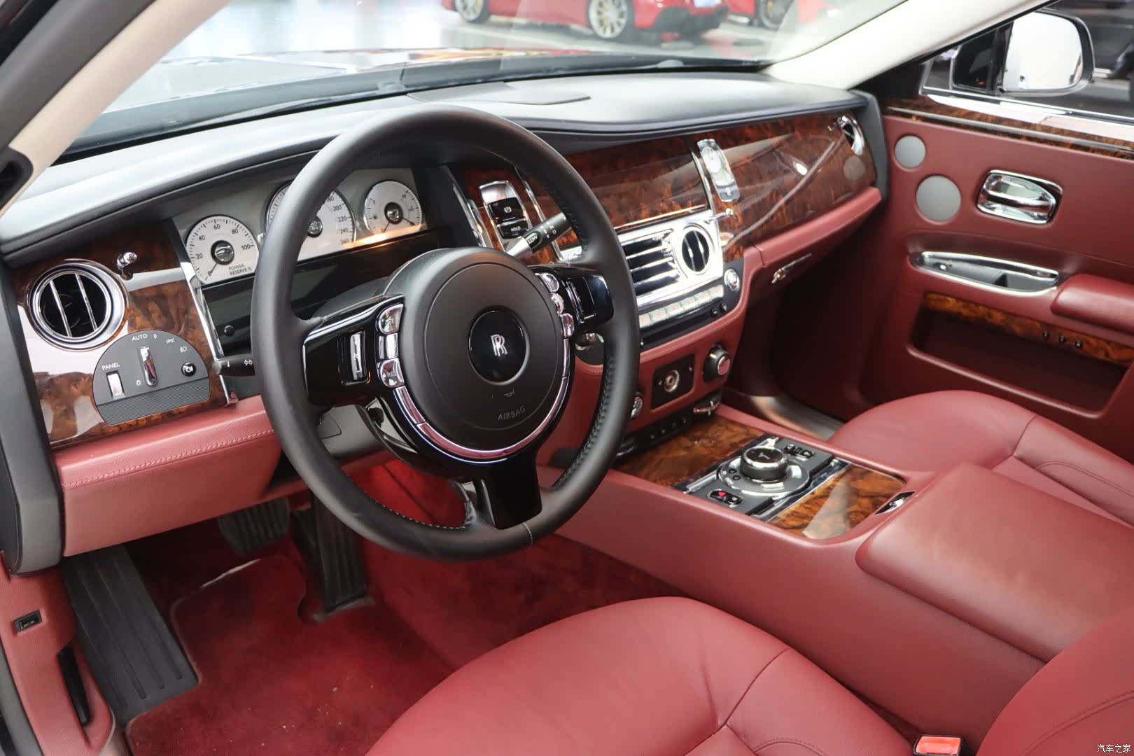 Rolls-Royce Ghost, 2014 3
