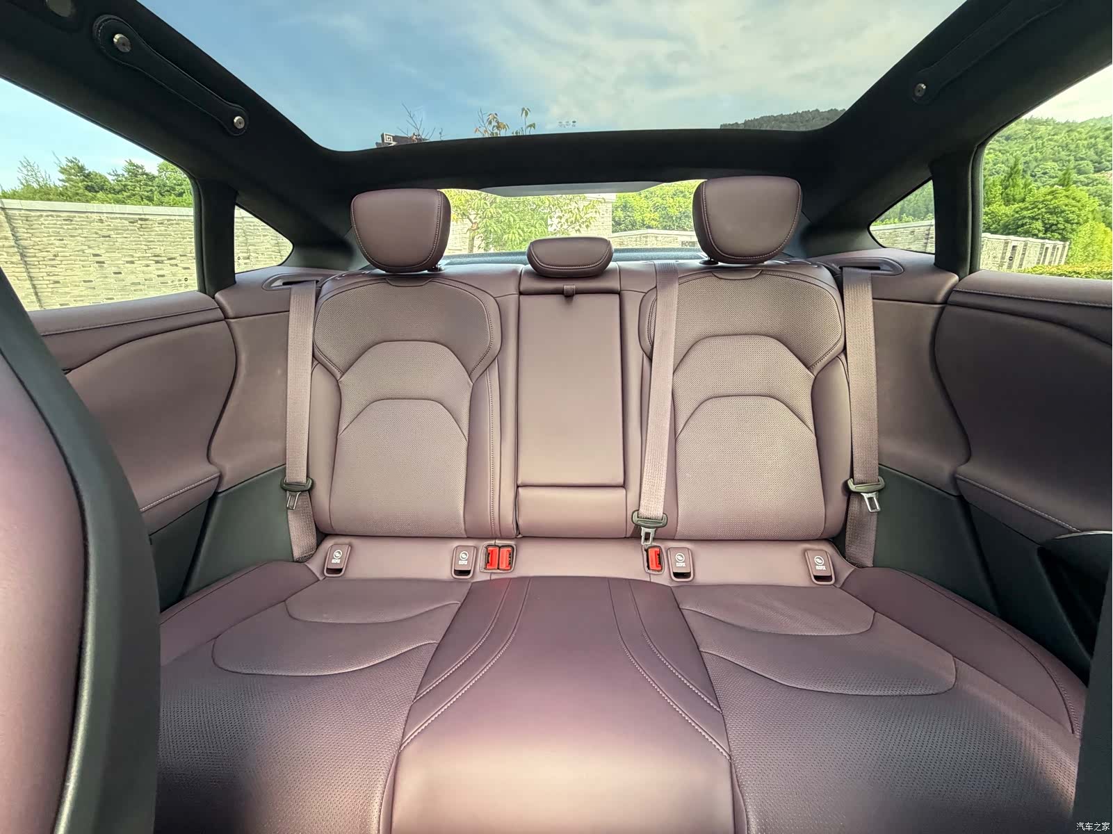 Xiaomi SU7, 2024 13