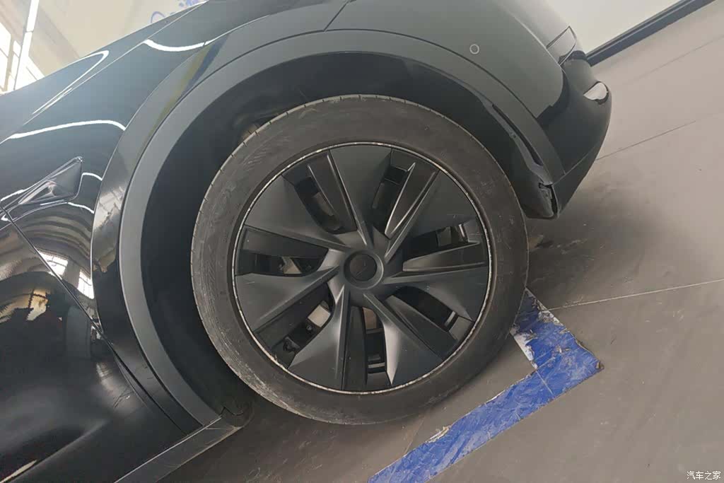 Tesla Model Y, 2023 6