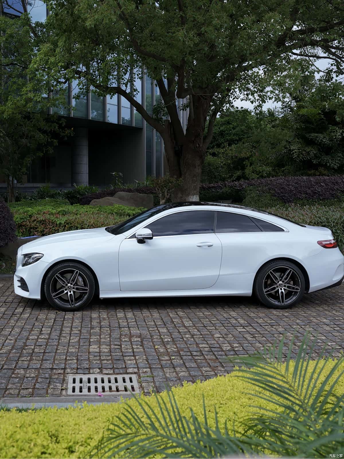 Mercedes-Benz E-Class, 2019 3