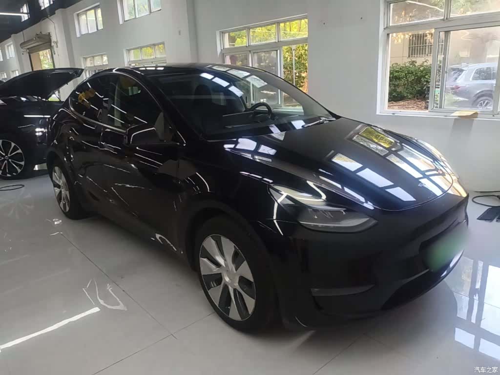 Tesla Model Y, 2022 22