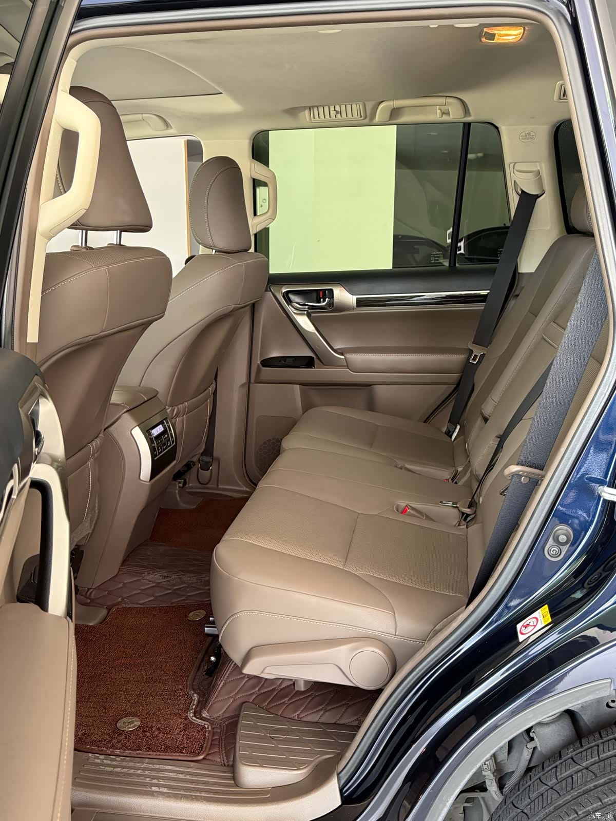 Lexus GX, 2019 8