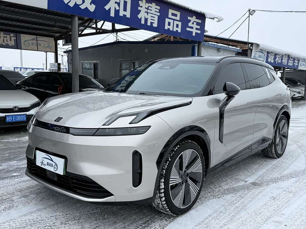 Lynk & Co 08 EM-P