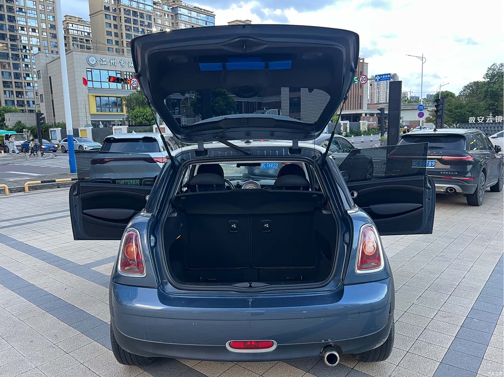 Mini Cooper, 2010 11