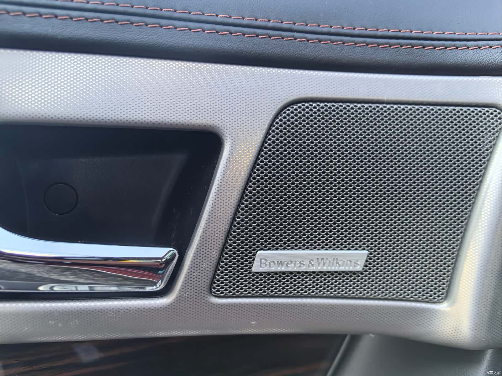 Jaguar XF, 2013 3