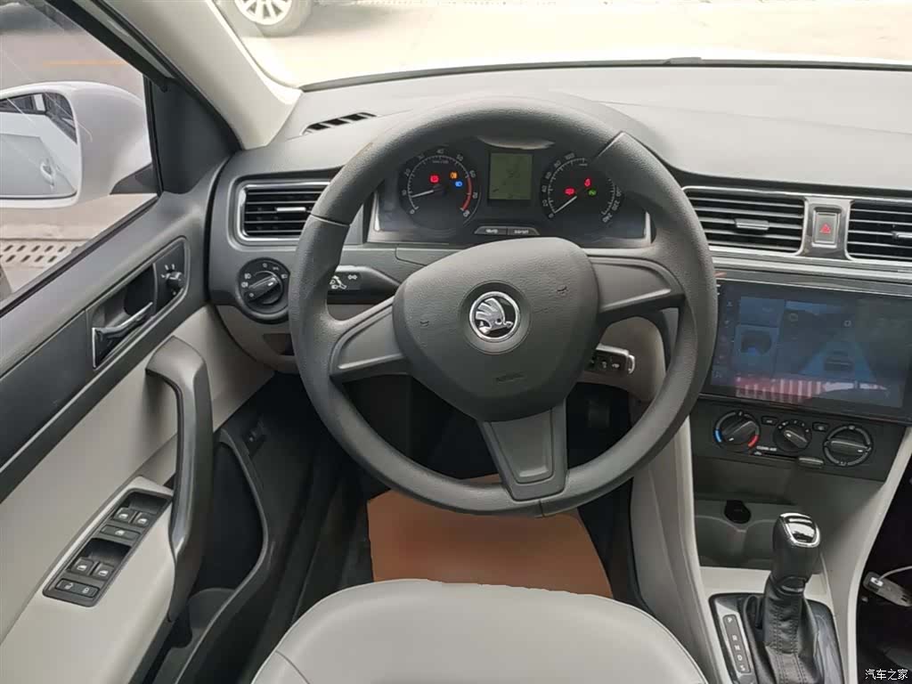 Skoda Rapid, 2017 11