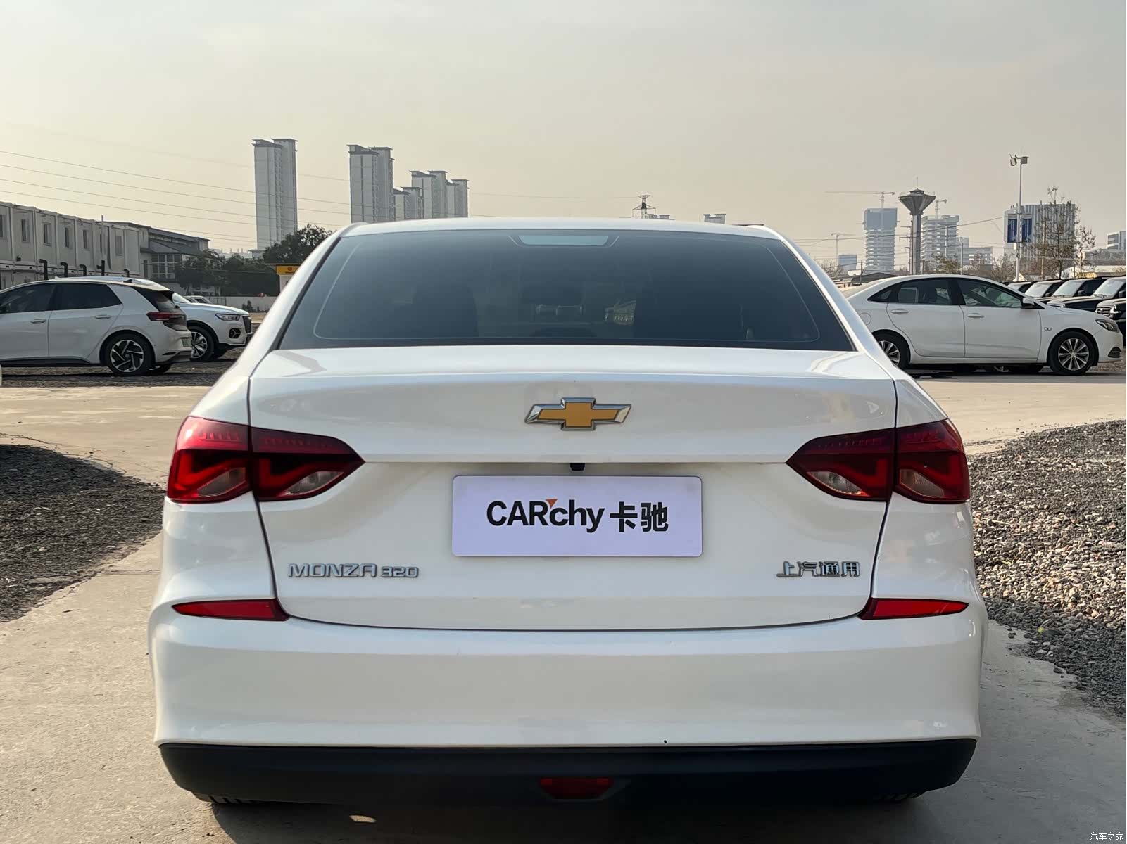 Chevrolet 320, 2022 все фото