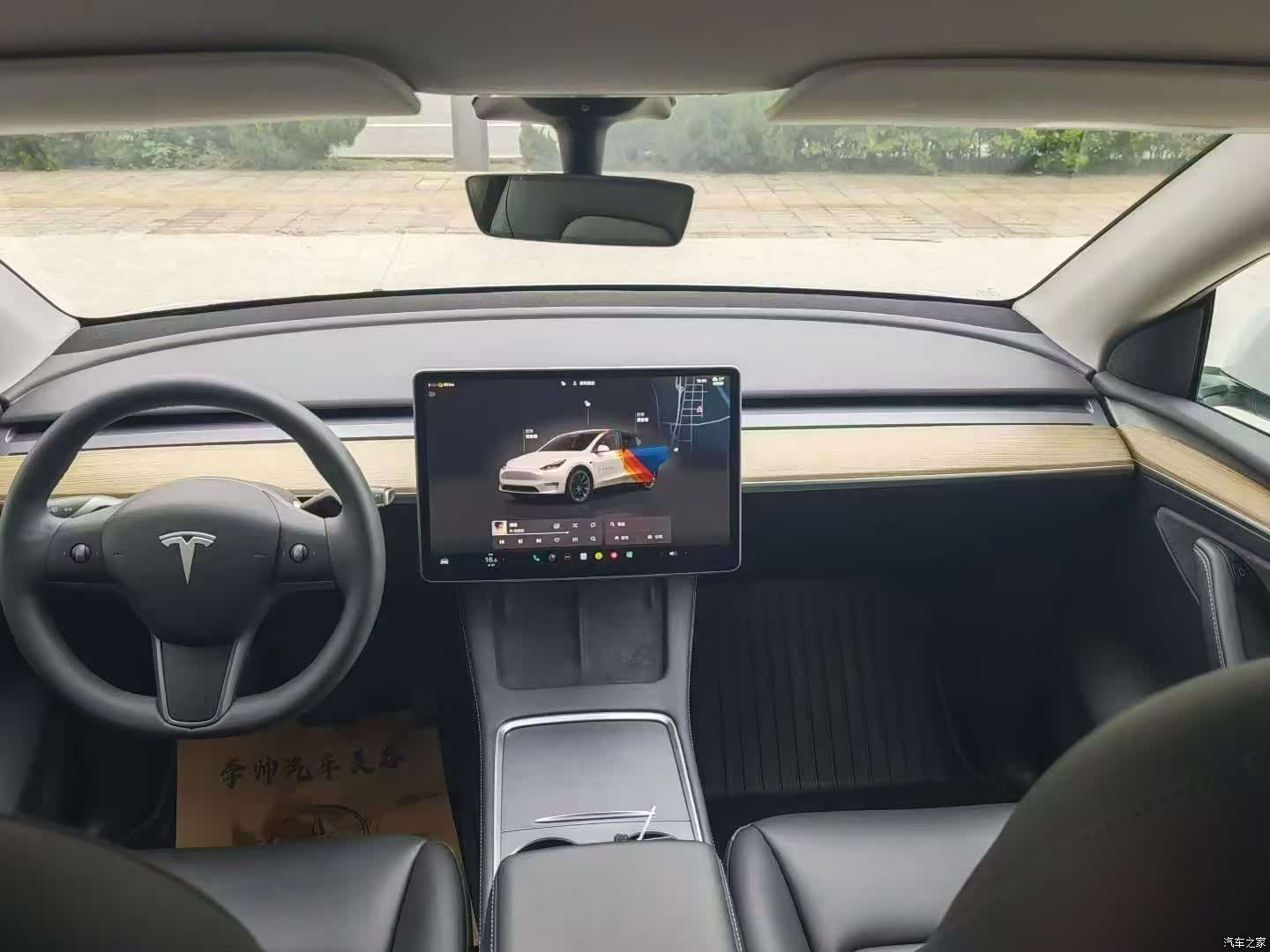 Tesla Model Y, 2022 4