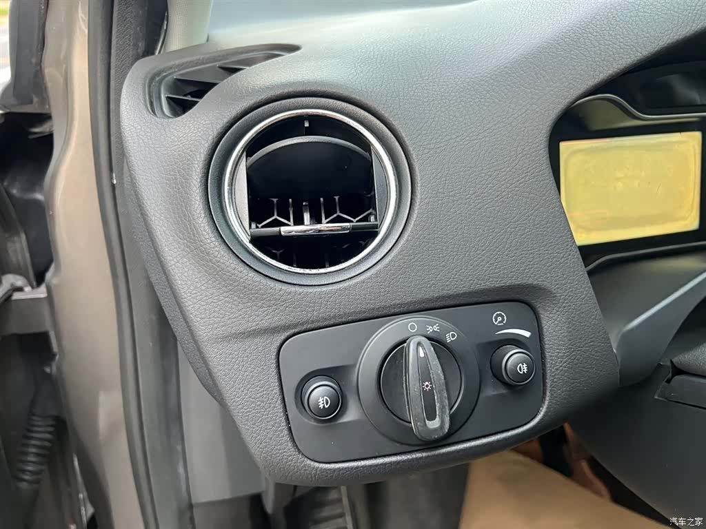 Ford Mondeo, 2011 8