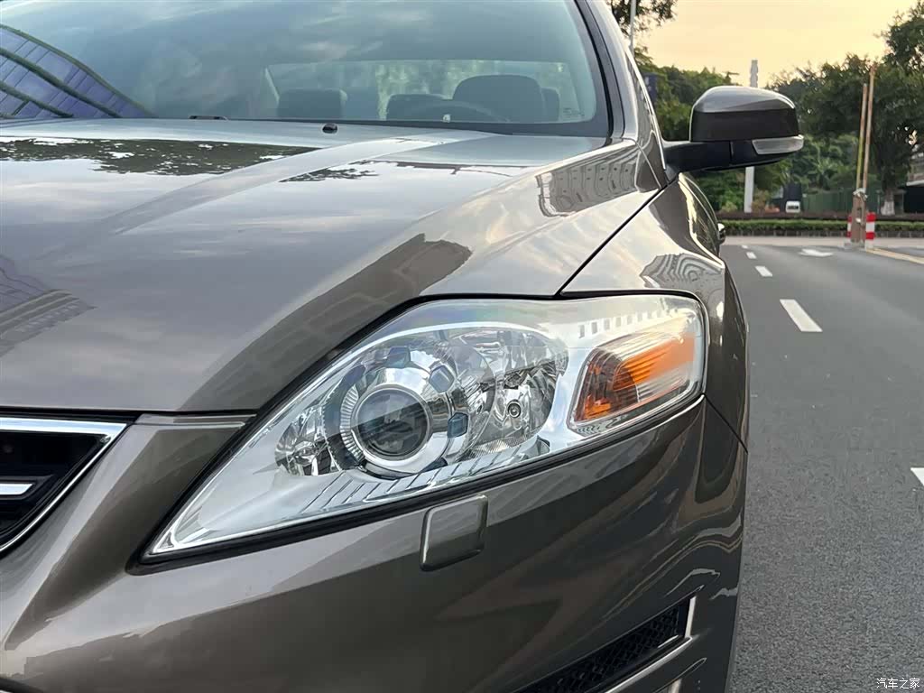 Ford Mondeo, 2011 25
