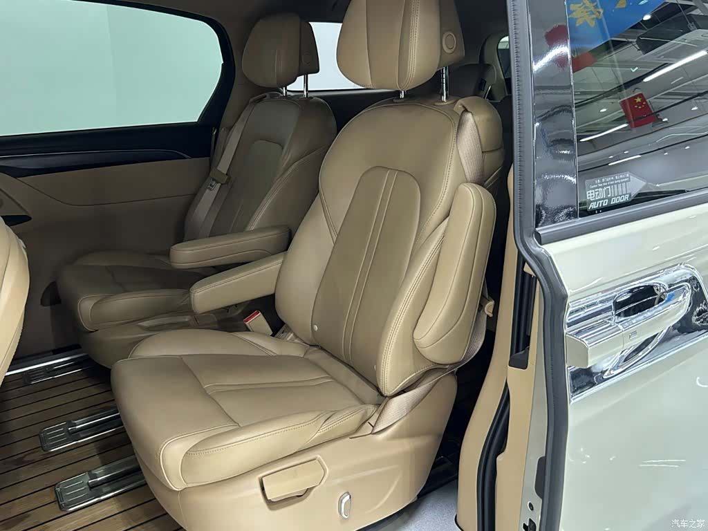 Buick GL8, 2021 10