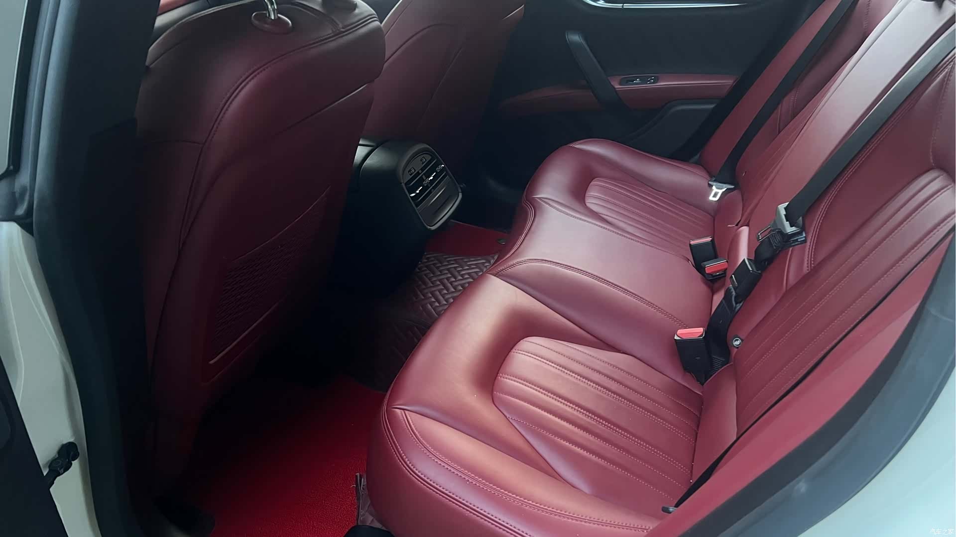Maserati Ghibli, 2021 14