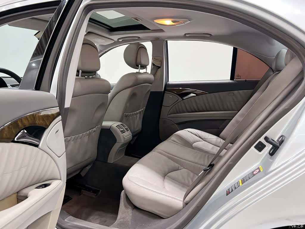 Mercedes-Benz E-Class, 2008 11