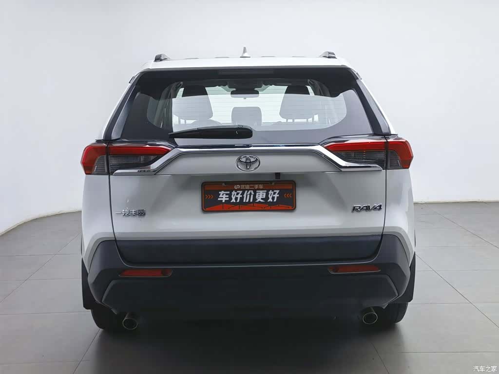 Toyota RAV4, 2021 4