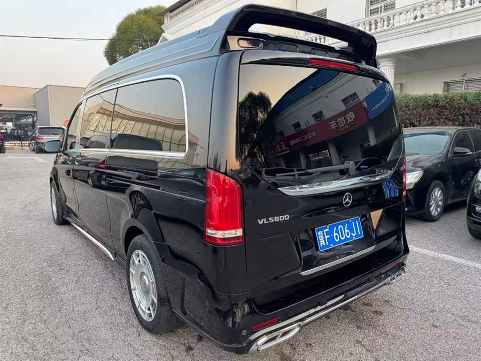 Mercedes-Benz V-class