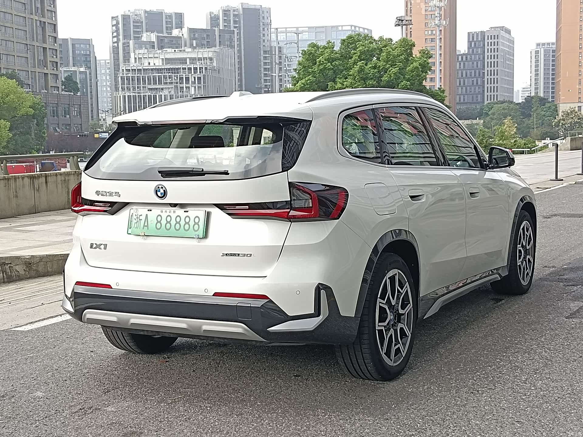 BMW iX1, 2023 8