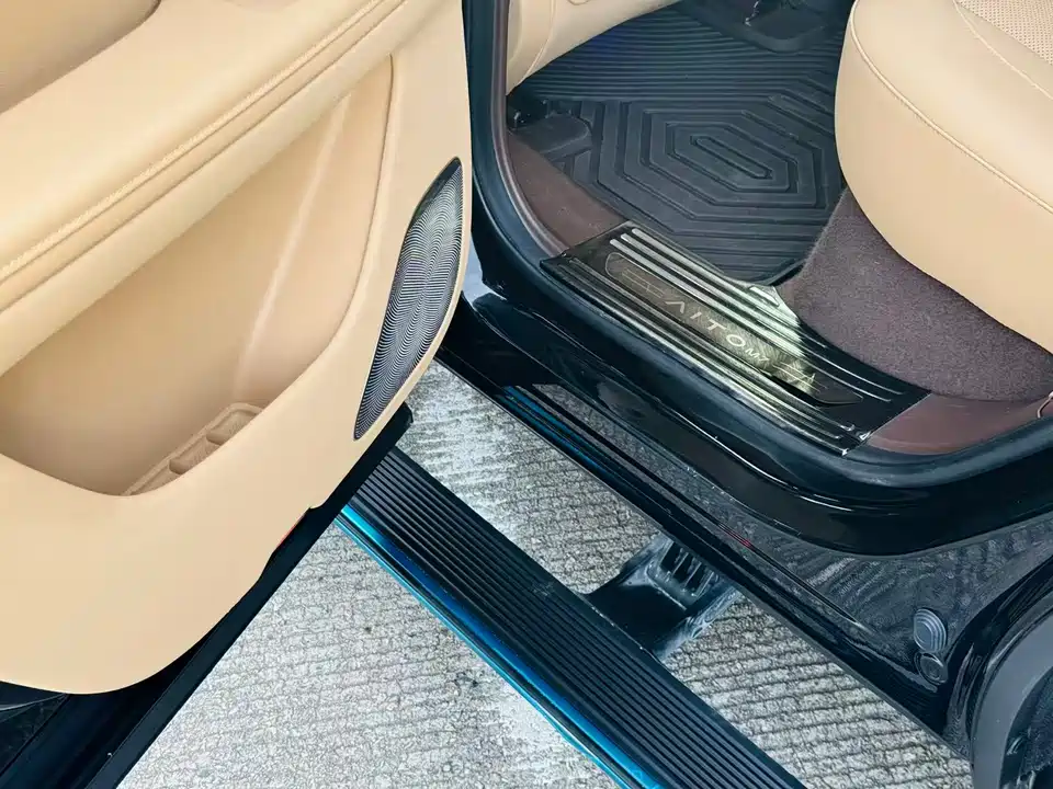 AITO Ask the world M7