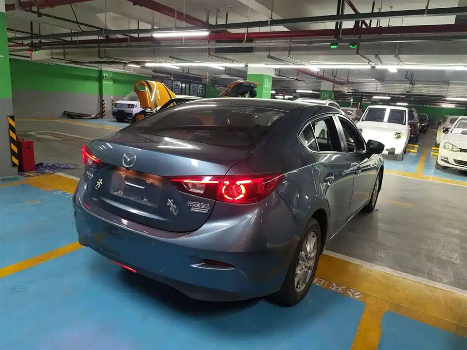 Mazda 3 Angkesaila