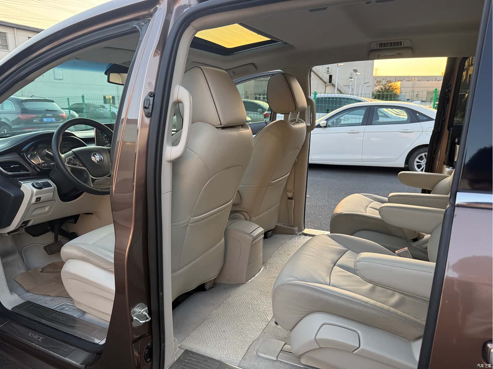 Buick GL8, 2020 13