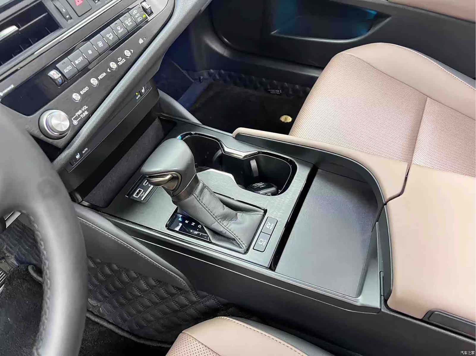 Lexus ES, 2024 21