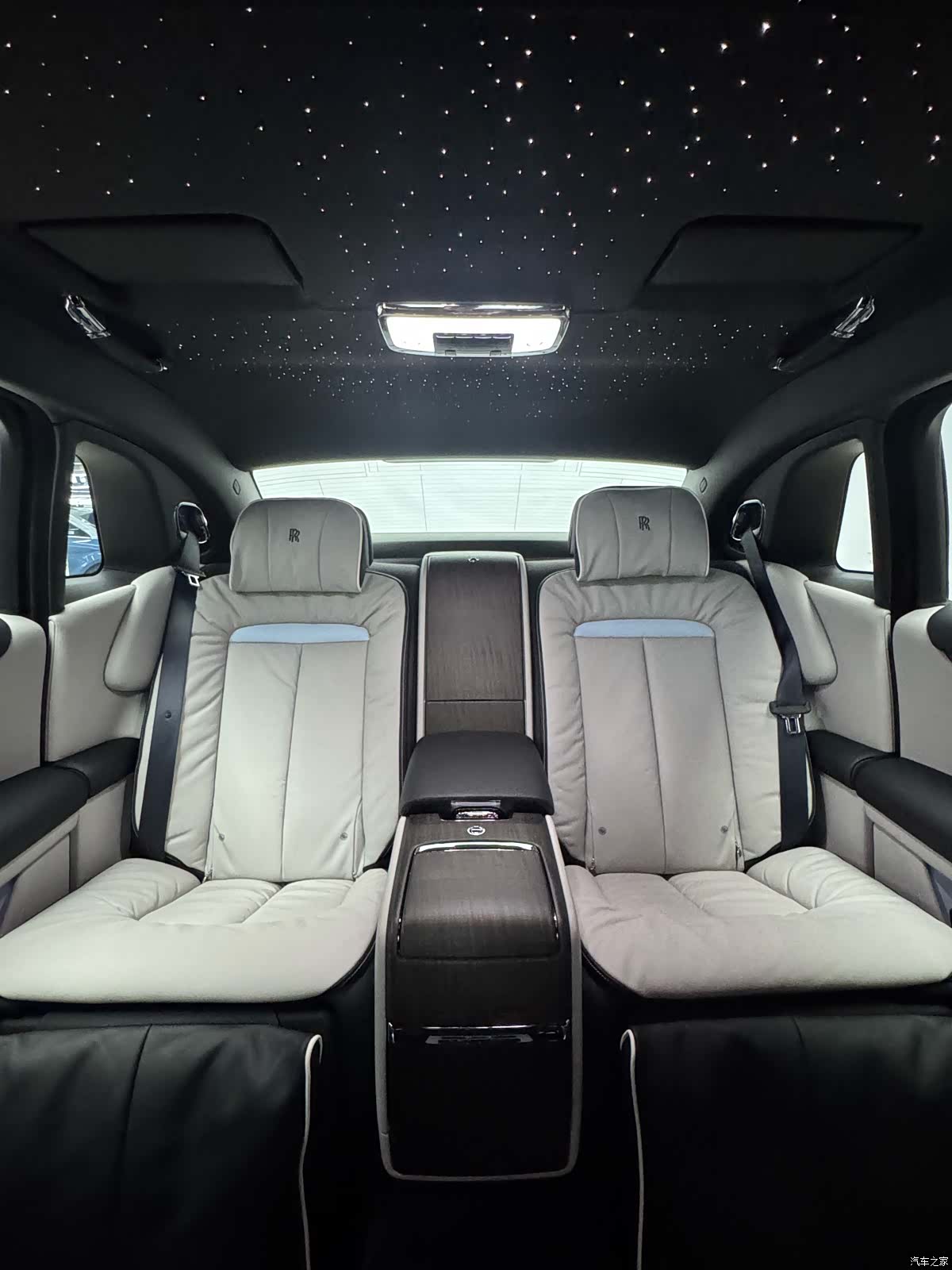 Rolls-Royce Ghost, 2023 22